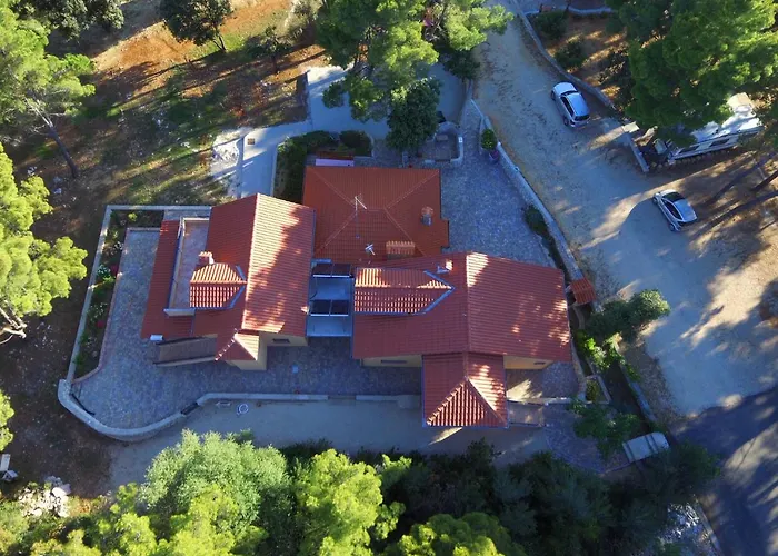Kandarola Resort