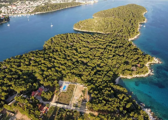 Kandarola Resort